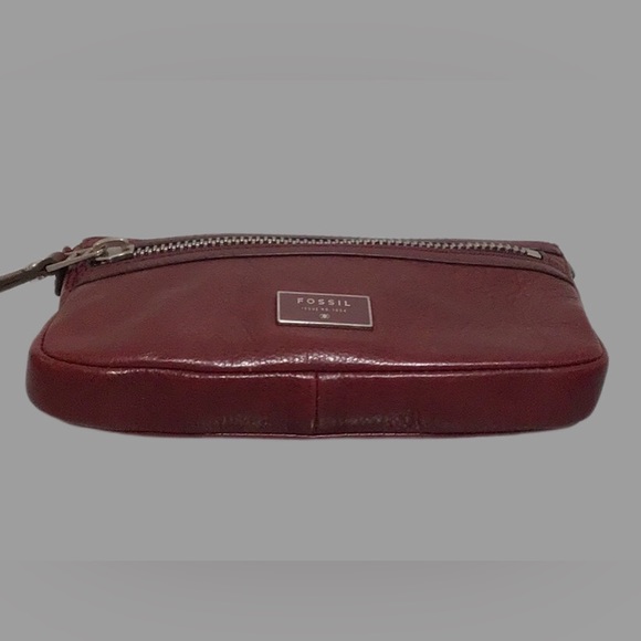 FOSSIL Issue No. 1954 Leather Crossbody, Boho, Oxblood Color, Key Dangler - Picture 7 of 10